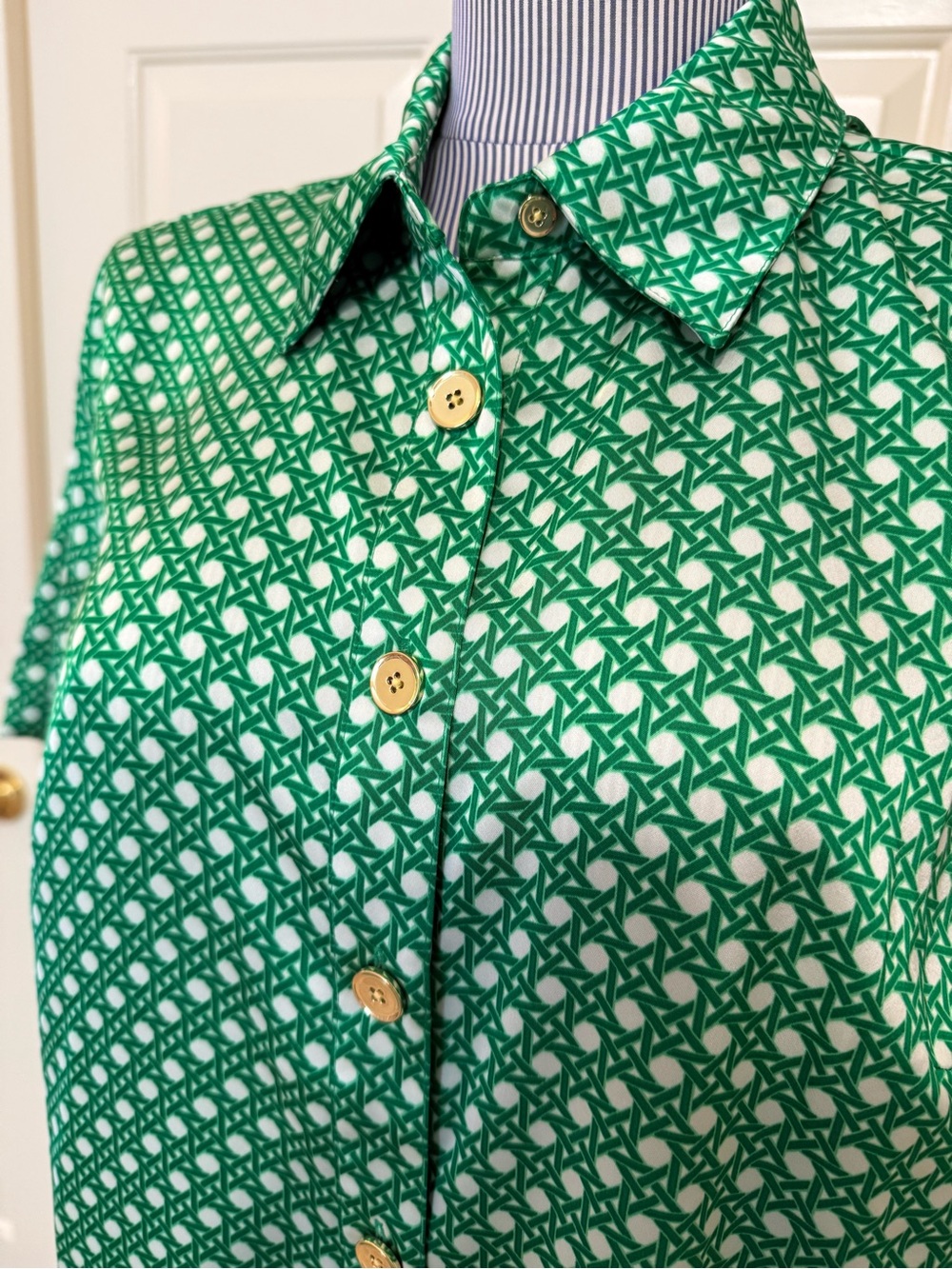 Talbots Green Satin Lattice Print Blouse – Size M - Picture 6 of 11